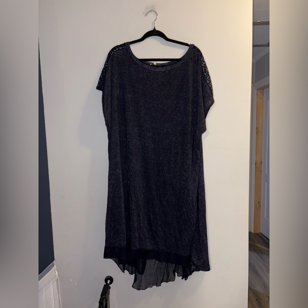 Bellambia - Navy Lace Open Back Blouse